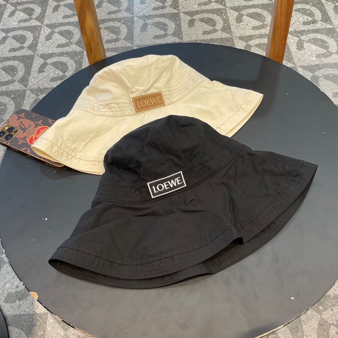 Loewe Caps